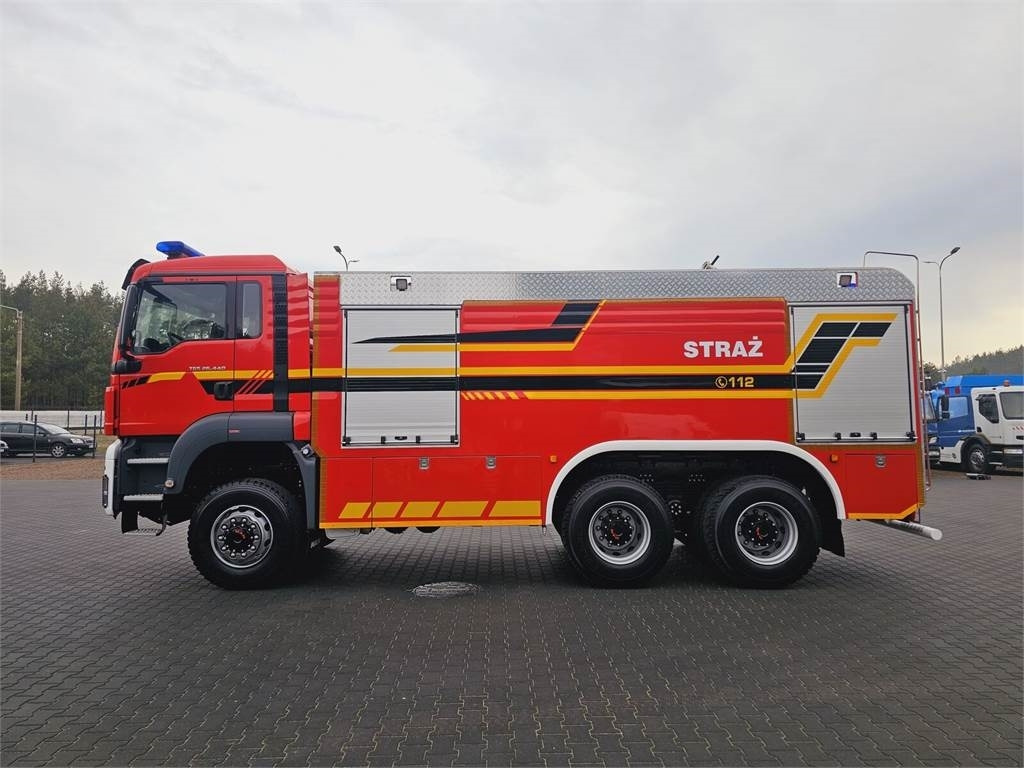 MAN TGS 26.440 6x6 9500 l water + 950 foam Stolarczyk - Vatrogasni kamion: slika 2 MAN TGS 26.440 6x6 9500 l water + 950 foam Stolarczyk - Vatrogasni kamion: slika 2
