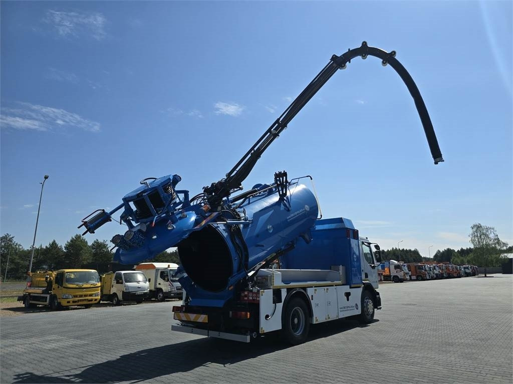 Renault 4x2 WUKO RIVARD for collecting liquid waste - Vakuumska cisterna: slika 1 Renault 4x2 WUKO RIVARD for collecting liquid waste - Vakuumska cisterna: slika 1