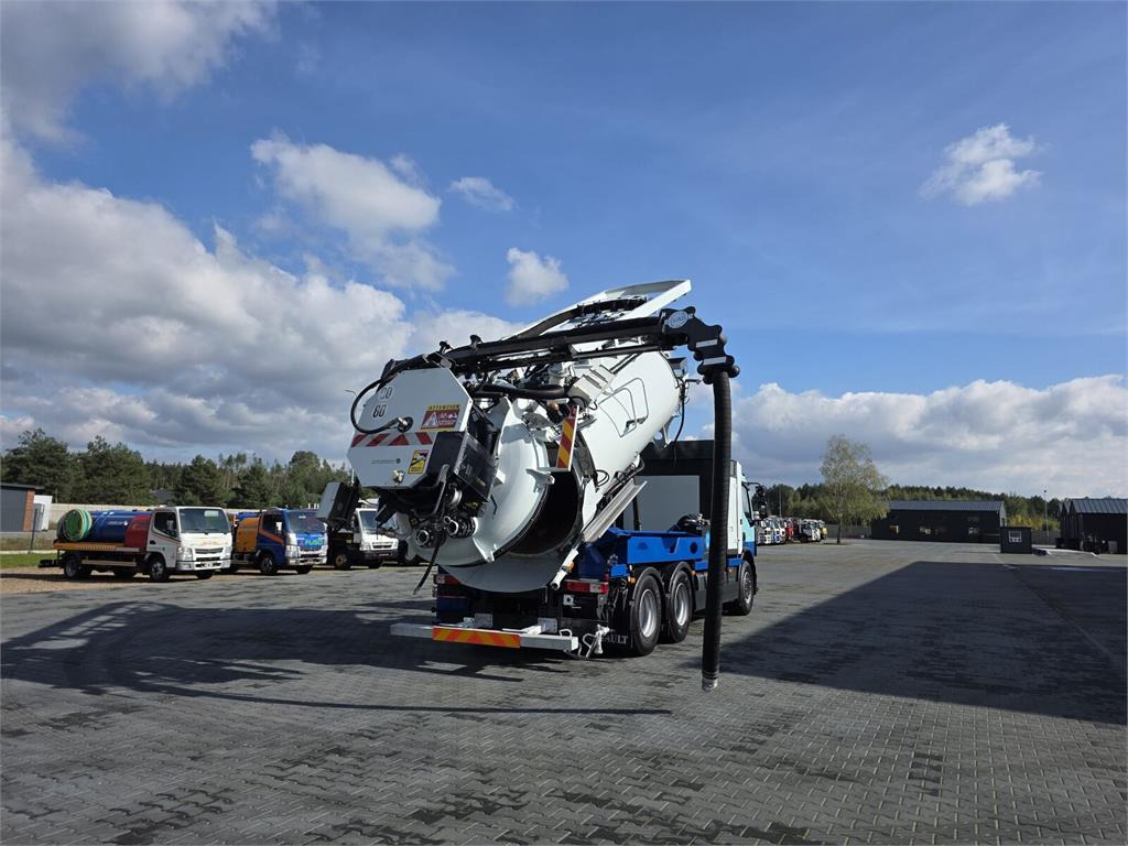 Renault 6x4 WUKO RIVARD RECYTLING for collecting liquid wa - Vakuumska cisterna: slika 1 Renault 6x4 WUKO RIVARD RECYTLING for collecting liquid wa - Vakuumska cisterna: slika 1