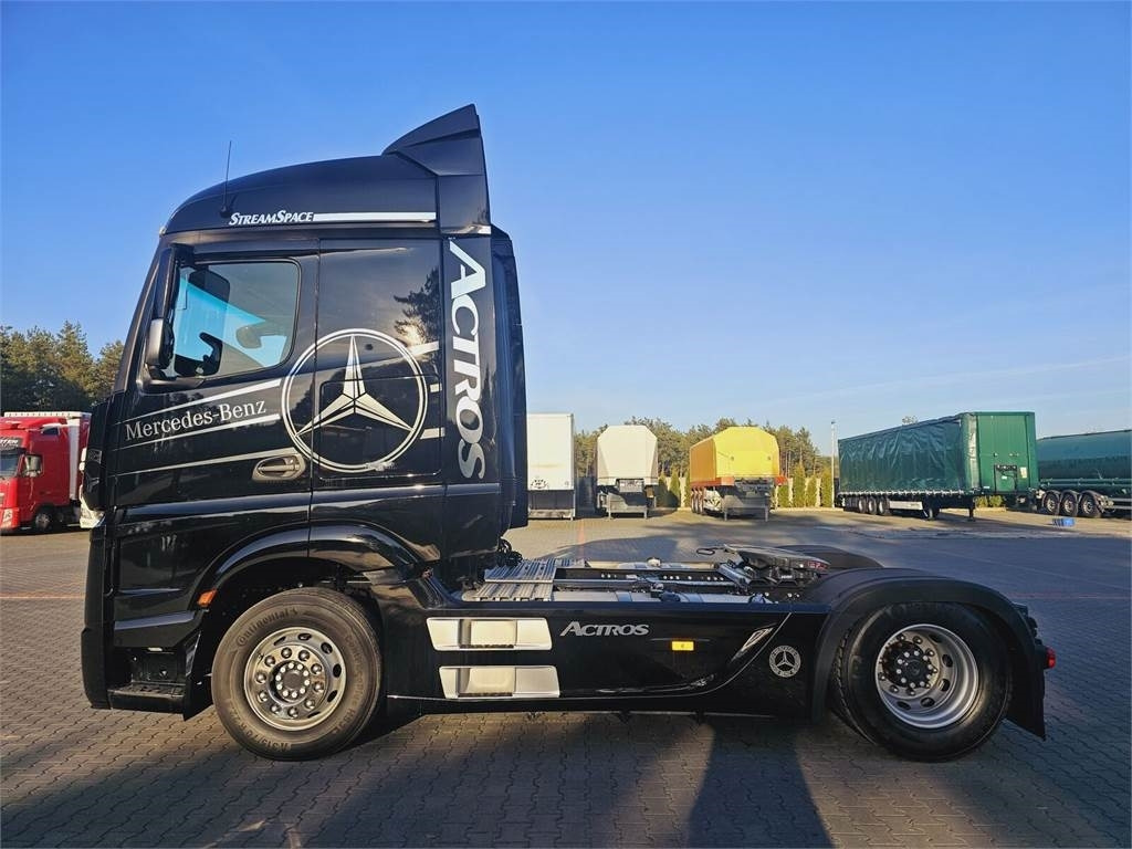 Mercedes-Benz ACTROS 1843 - Tegljač: slika 2 Mercedes-Benz ACTROS 1843 - Tegljač: slika 2