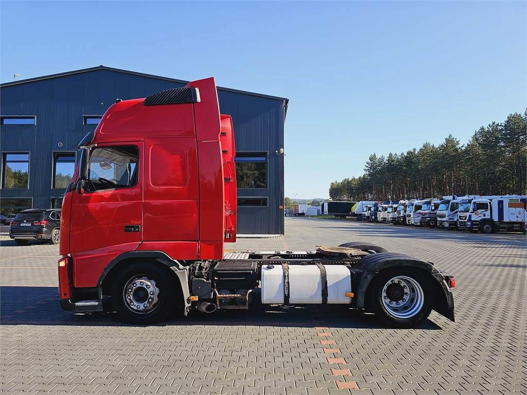 Volvo FH13 XXL MANUAL 420 EURO 5 2011 r MEGA LOW DECK - Tegljač: slika 3 Volvo FH13 XXL MANUAL 420 EURO 5 2011 r MEGA LOW DECK - Tegljač: slika 3