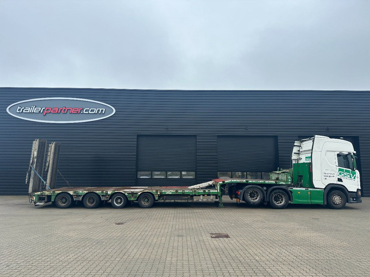 AMT 4 axle Lowloader / Ramps - Niska poluprikolica za prevoz: slika 1 AMT 4 axle Lowloader / Ramps - Niska poluprikolica za prevoz: slika 1