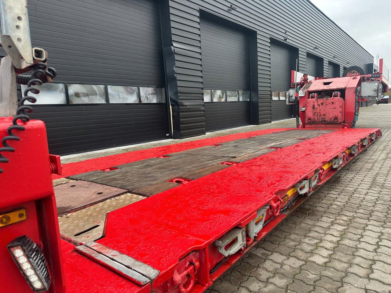 Faymonville 3 achs Tiefbett 300 mm Faymonville Megamax 3 achs Tiefbett 300 mm - Niska poluprikolica za prevoz: slika 4 Faymonville 3 achs Tiefbett 300 mm Faymonville Megamax 3 achs Tiefbett 300 mm - Niska poluprikolica za prevoz: slika 4