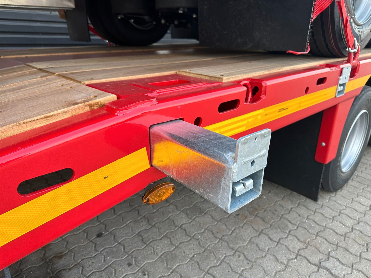 Faymonville Maxtrailer MAX 200 3 achs MEGA - Plato poluprikolica: slika 4 Faymonville Maxtrailer MAX 200 3 achs MEGA - Plato poluprikolica: slika 4