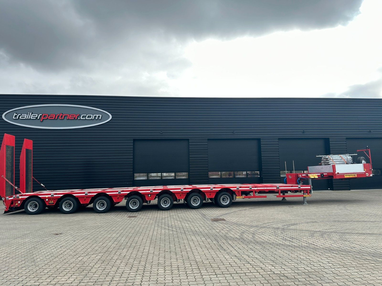 Faymonville Multimax 7 achs. tieflader / 2 x ausziehbar Faymonville Multimax 7 achs. tieflader / 2 x ausziehbar - Niska poluprikolica za prevoz: slika 3 Faymonville Multimax 7 achs. tieflader / 2 x ausziehbar Faymonville Multimax 7 achs. tieflader / 2 x ausziehbar - Niska poluprikolica za prevoz: slika 3
