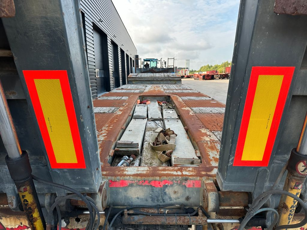 Niska poluprikolica za prevoz Faymonville Multimax tieflader / Zwangsgelenkt/ Baggermulde Faymonville Multimax tieflader / Zwangsgelenkt/ Baggermulde: slika 7 Niska poluprikolica za prevoz Faymonville Multimax tieflader / Zwangsgelenkt/ Baggermulde Faymonville Multimax tieflader / Zwangsgelenkt/ Baggermulde: slika 7