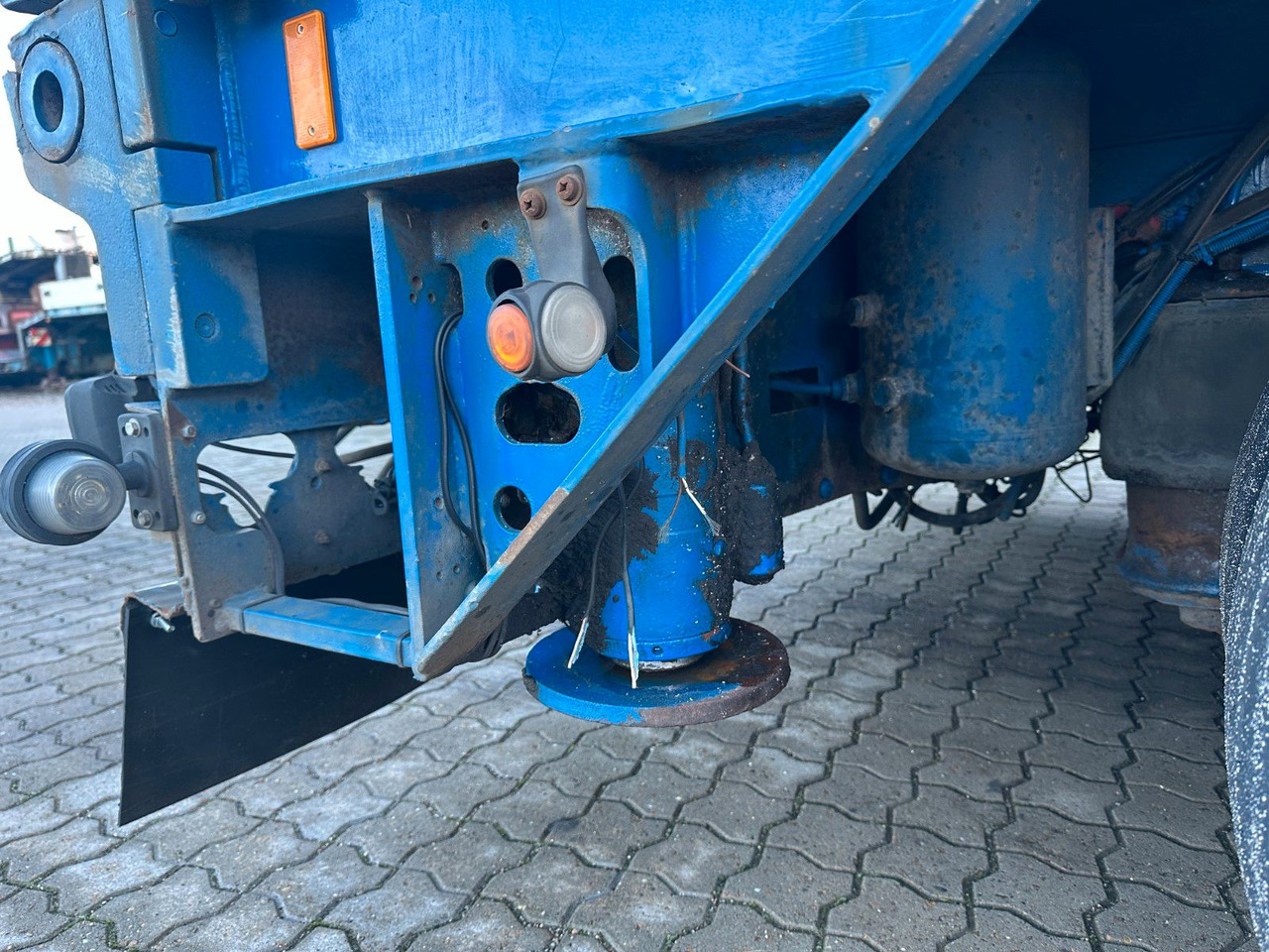 Goldhofer 4 achs tieflader / rampen /  4 x zwangsgelenkt - Niska poluprikolica za prevoz: slika 3 Goldhofer 4 achs tieflader / rampen /  4 x zwangsgelenkt - Niska poluprikolica za prevoz: slika 3