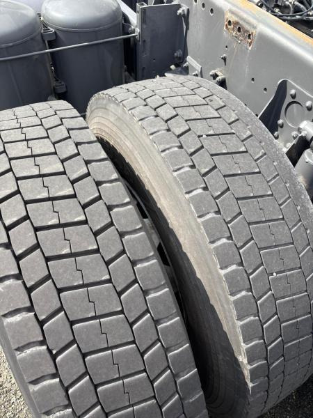 Kamion sa golom šasijom i zatvorenom kabinom DAF XF 410 FAN: slika 11