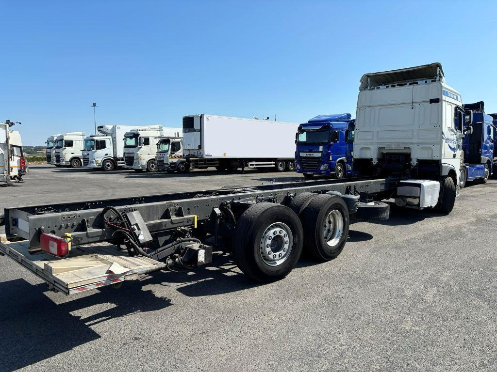 DAF XF 410 FAN - Kamion sa golom šasijom i zatvorenom kabinom: slika 3 DAF XF 410 FAN - Kamion sa golom šasijom i zatvorenom kabinom: slika 3