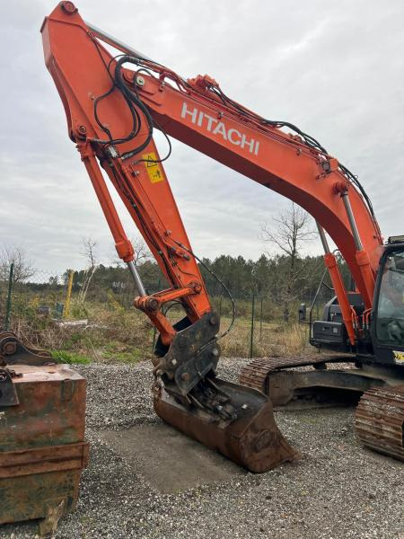 Hitachi ZX210LC 6 - Bager guseničar: slika 2 Hitachi ZX210LC 6 - Bager guseničar: slika 2