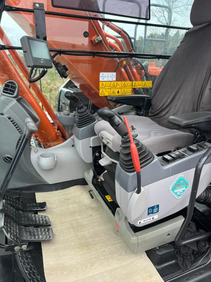 Hitachi ZX210LC 6 - Bager guseničar: slika 5 Hitachi ZX210LC 6 - Bager guseničar: slika 5