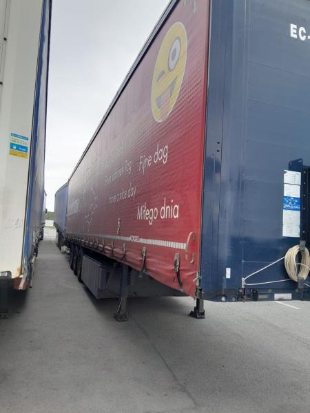 Kögel SN24 - Poluprikolica sa ceradom: slika 1 Kögel SN24 - Poluprikolica sa ceradom: slika 1
