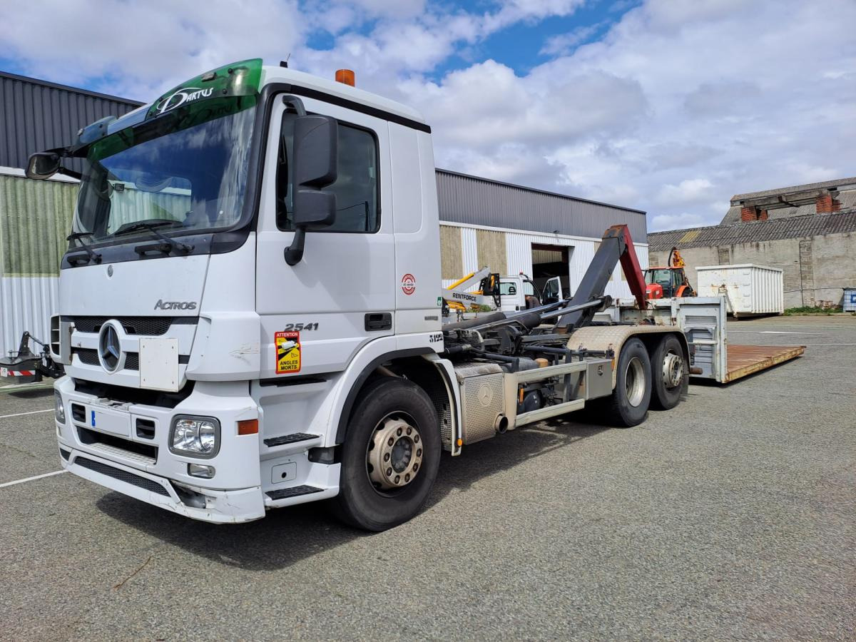 Mercedes Actros 2541 L - Kamion sa hidrauličnom kukom: slika 1 Mercedes Actros 2541 L - Kamion sa hidrauličnom kukom: slika 1