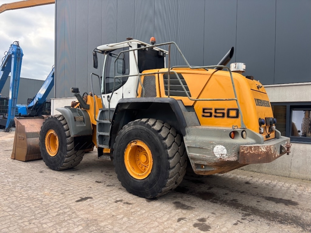 Liebherr L 550 - Utovarivač točkaš: slika 4 Liebherr L 550 - Utovarivač točkaš: slika 4
