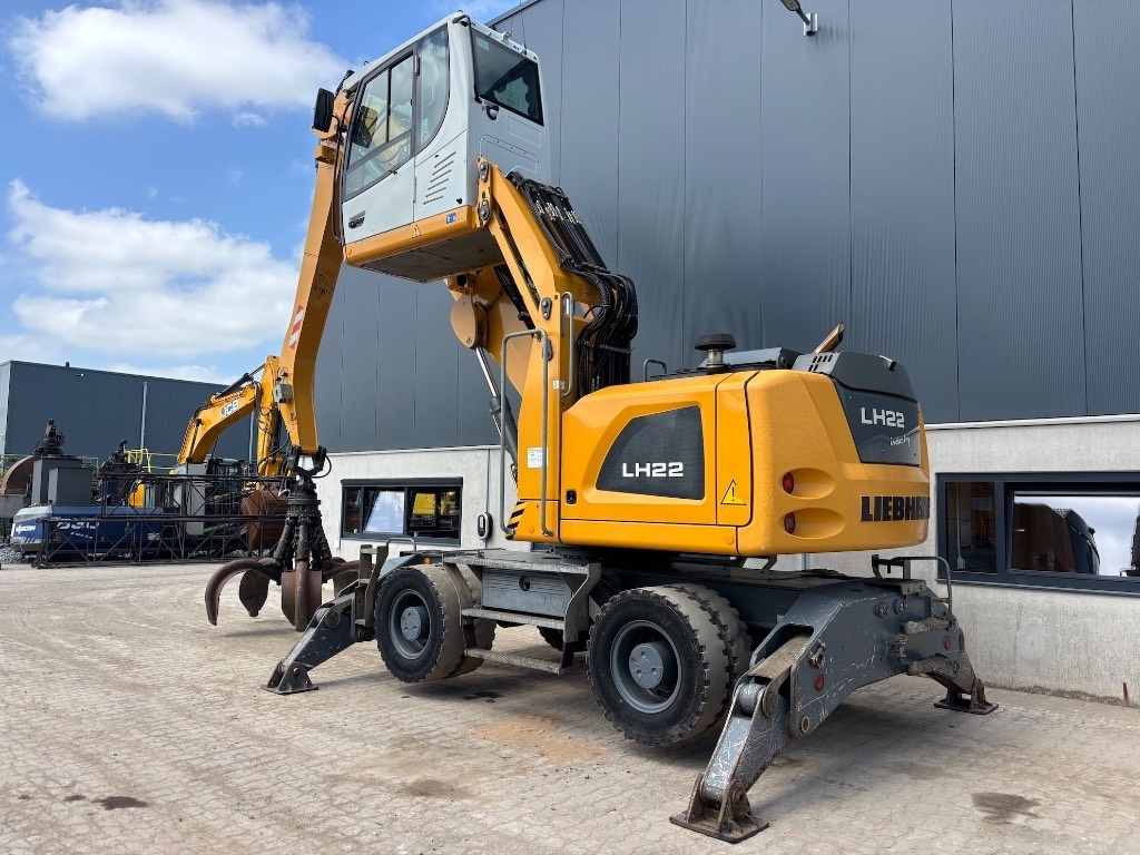 Liebherr LH 22 -- LH22 -- LH 24 - Bager za obradu otpada/ Industrije: slika 2 Liebherr LH 22 -- LH22 -- LH 24 - Bager za obradu otpada/ Industrije: slika 2