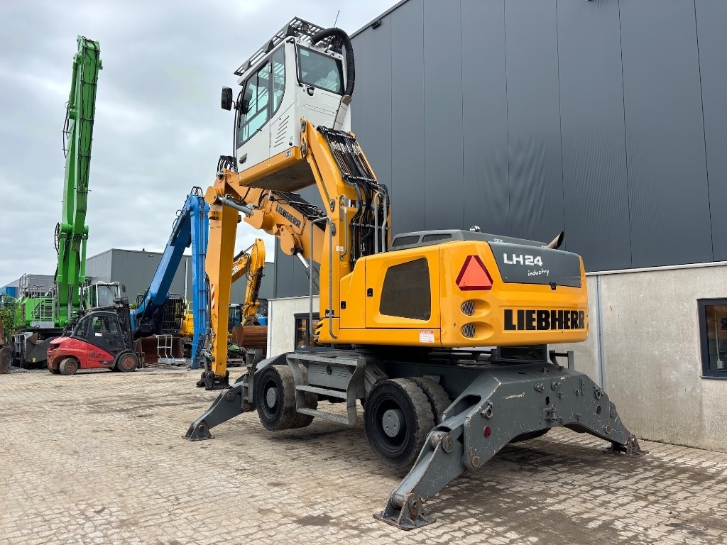 Liebherr LH 24 M - LH 24 - LH 22 / LH 26 - Bager za obradu otpada/ Industrije: slika 3 Liebherr LH 24 M - LH 24 - LH 22 / LH 26 - Bager za obradu otpada/ Industrije: slika 3