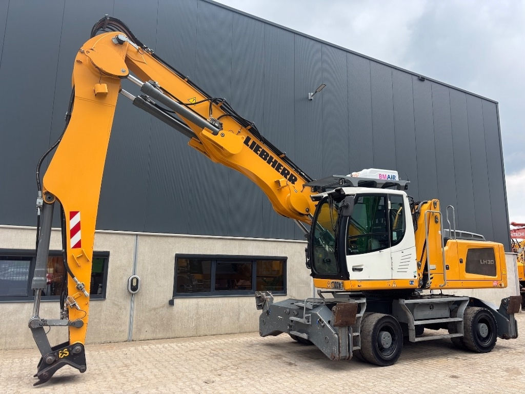 Liebherr LH 30 M - LH 35 M - LH 26 M - Bager za obradu otpada/ Industrije: slika 5 Liebherr LH 30 M - LH 35 M - LH 26 M - Bager za obradu otpada/ Industrije: slika 5