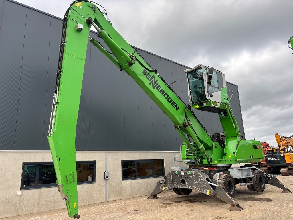 Sennebogen 830 E - 830 E MHD - 830 E M - 830M - 830E - Bager za obradu otpada/ Industrije: slika 4 Sennebogen 830 E - 830 E MHD - 830 E M - 830M - 830E - Bager za obradu otpada/ Industrije: slika 4