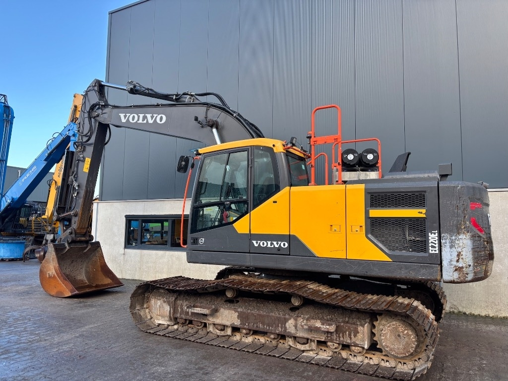 Volvo EC 220 E - EC 220EL - EC220EL - EC 220 L - Bager guseničar: slika 2 Volvo EC 220 E - EC 220EL - EC220EL - EC 220 L - Bager guseničar: slika 2