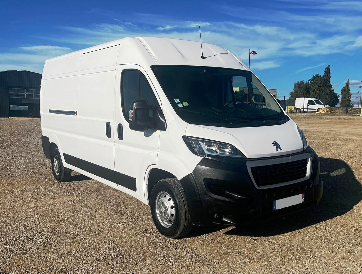 PEUGEOT Boxer III 2.2 HDI 120 L3H2 PREMIUM - Furgon: slika 1 PEUGEOT Boxer III 2.2 HDI 120 L3H2 PREMIUM - Furgon: slika 1