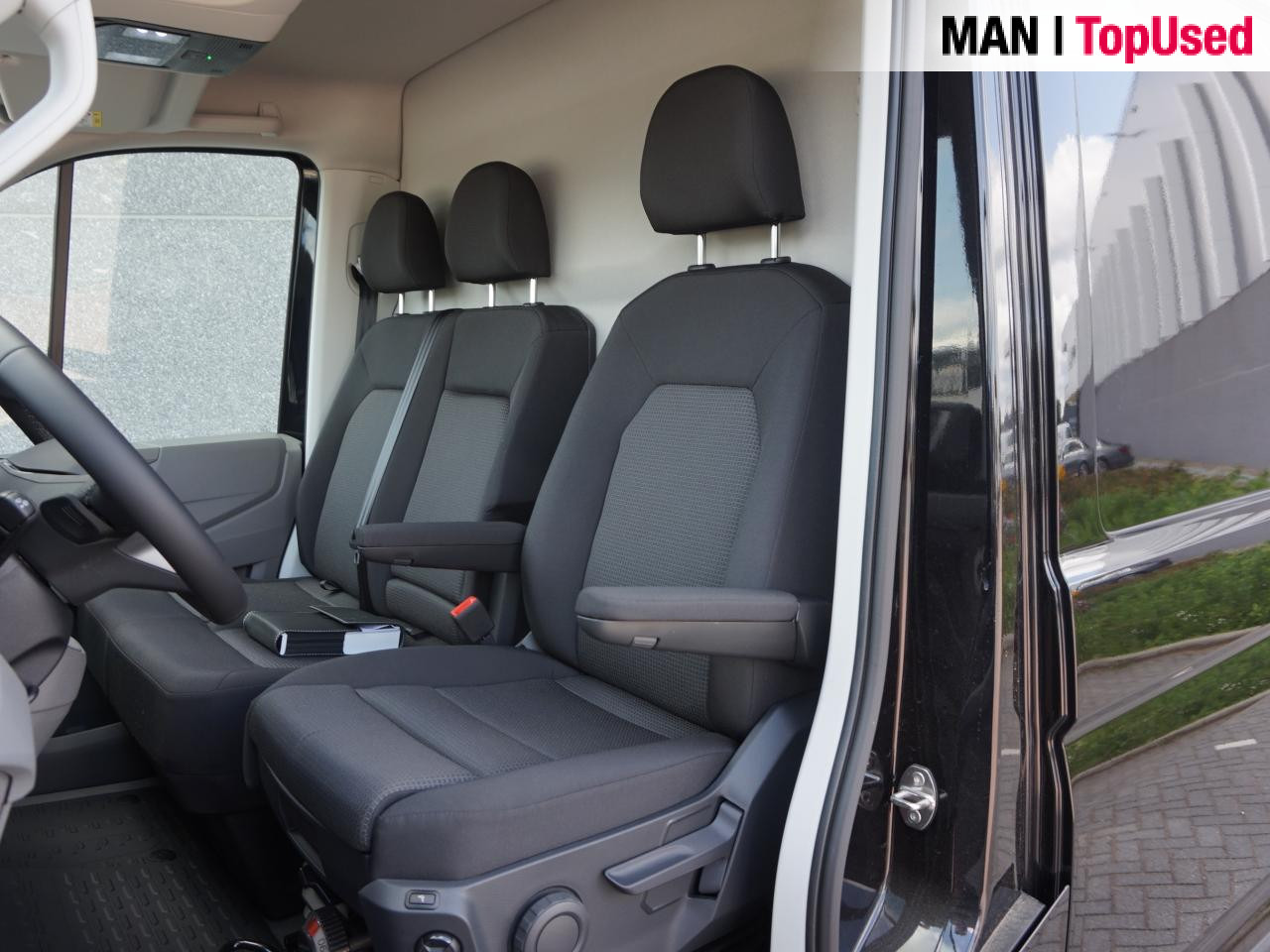 MAN TGE 3.140 4X2F SB / Aut / Facelift / Geen BPM / Na - Furgon: slika 3 MAN TGE 3.140 4X2F SB / Aut / Facelift / Geen BPM / Na - Furgon: slika 3