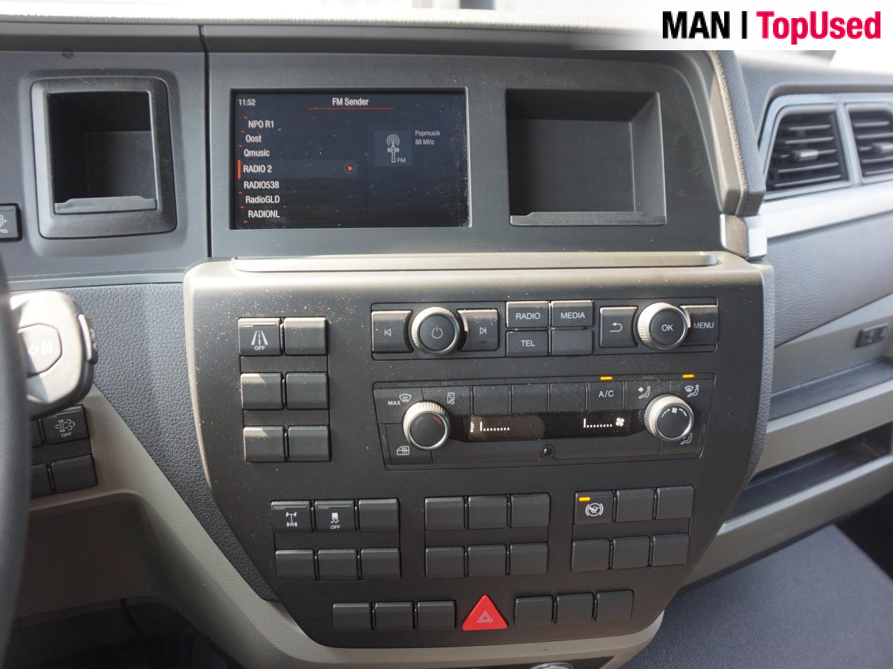 MAN TGL 12.250 4x2 BL CH - Kamion sa tovarnim sandukom: slika 2 MAN TGL 12.250 4x2 BL CH - Kamion sa tovarnim sandukom: slika 2