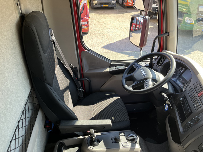 DAF LF 210 FA / 12 Ton / 339 dkm / Box / Loadlift / NL Truck - Kamion sa zatvorenim sandukom: slika 3 DAF LF 210 FA / 12 Ton / 339 dkm / Box / Loadlift / NL Truck - Kamion sa zatvorenim sandukom: slika 3