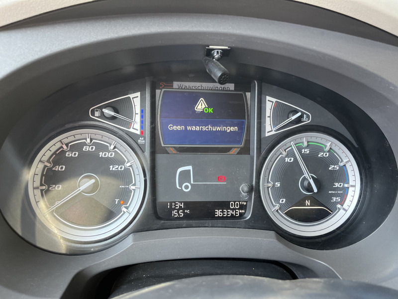 DAF LF 210 FA / 12 Ton / 353 dkm / Koffer / LBW 1500 kg / NL LKW - Kamion sa zatvorenim sandukom: slika 4 DAF LF 210 FA / 12 Ton / 353 dkm / Koffer / LBW 1500 kg / NL LKW - Kamion sa zatvorenim sandukom: slika 4