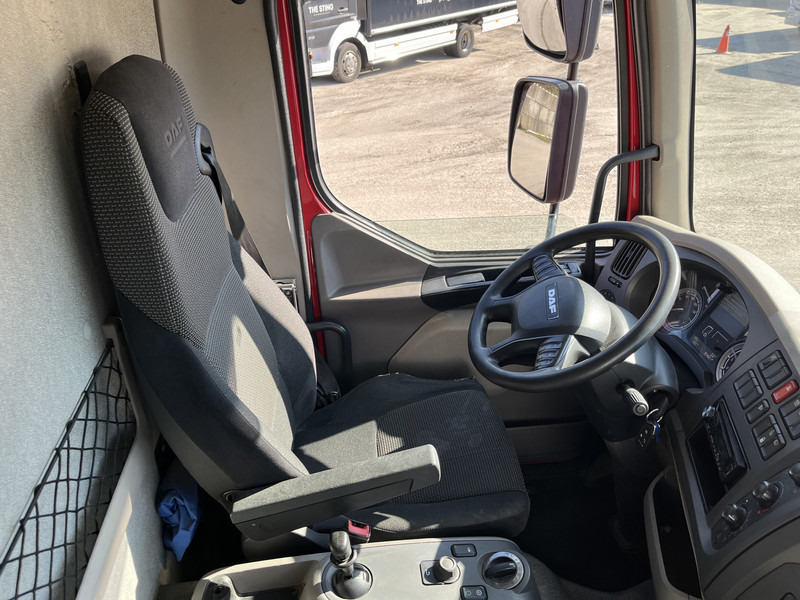 DAF LF 210 FA / 12 Ton / 354 dkm / Box / Laadklep / NL Truck - Kamion sa zatvorenim sandukom: slika 3 DAF LF 210 FA / 12 Ton / 354 dkm / Box / Laadklep / NL Truck - Kamion sa zatvorenim sandukom: slika 3