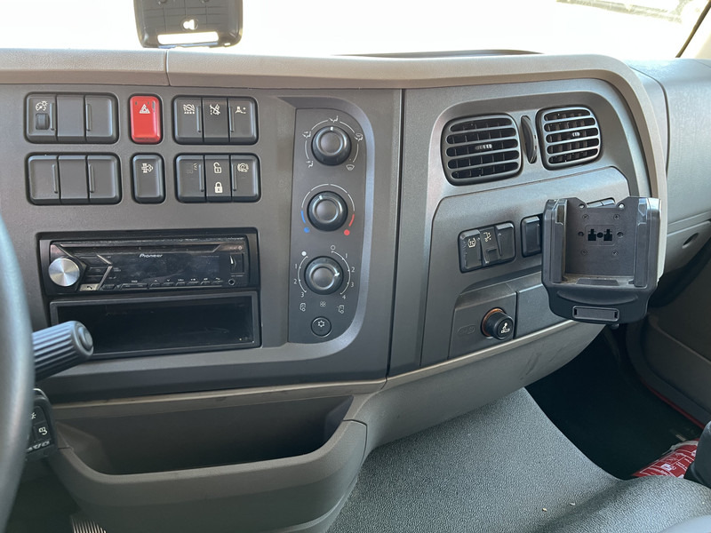 DAF LF 210 FA / 12 Ton / 354 dkm / Box / Laadklep / NL Truck - Kamion sa zatvorenim sandukom: slika 5 DAF LF 210 FA / 12 Ton / 354 dkm / Box / Laadklep / NL Truck - Kamion sa zatvorenim sandukom: slika 5