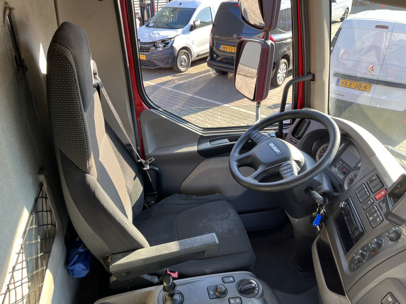 DAF LF 210 FA / 12 Ton / 394 dkm / Box / Loadlift / NL Truck - Kamion sa zatvorenim sandukom: slika 3 DAF LF 210 FA / 12 Ton / 394 dkm / Box / Loadlift / NL Truck - Kamion sa zatvorenim sandukom: slika 3
