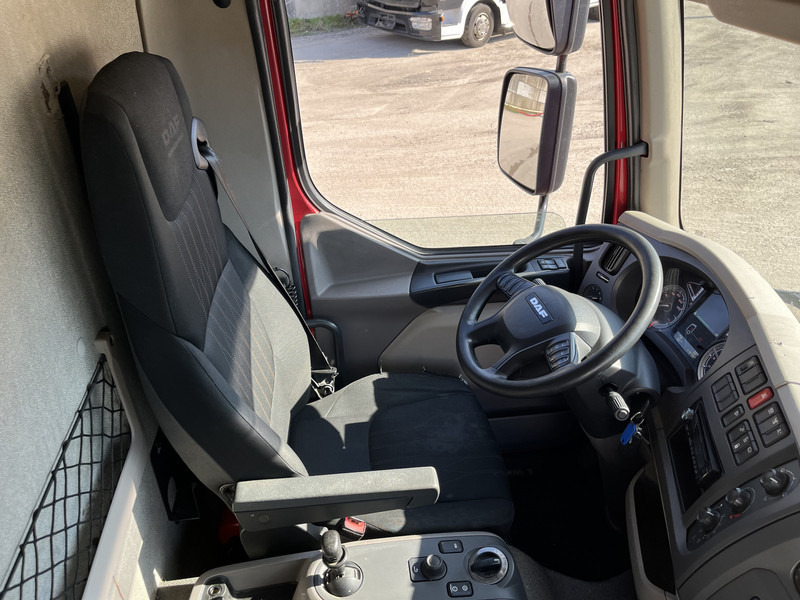 DAF LF 210 FA / 12 Ton / 419 dkm / Koffer / LBW 1500 kg / NL LKW - Kamion sa zatvorenim sandukom: slika 3 DAF LF 210 FA / 12 Ton / 419 dkm / Koffer / LBW 1500 kg / NL LKW - Kamion sa zatvorenim sandukom: slika 3