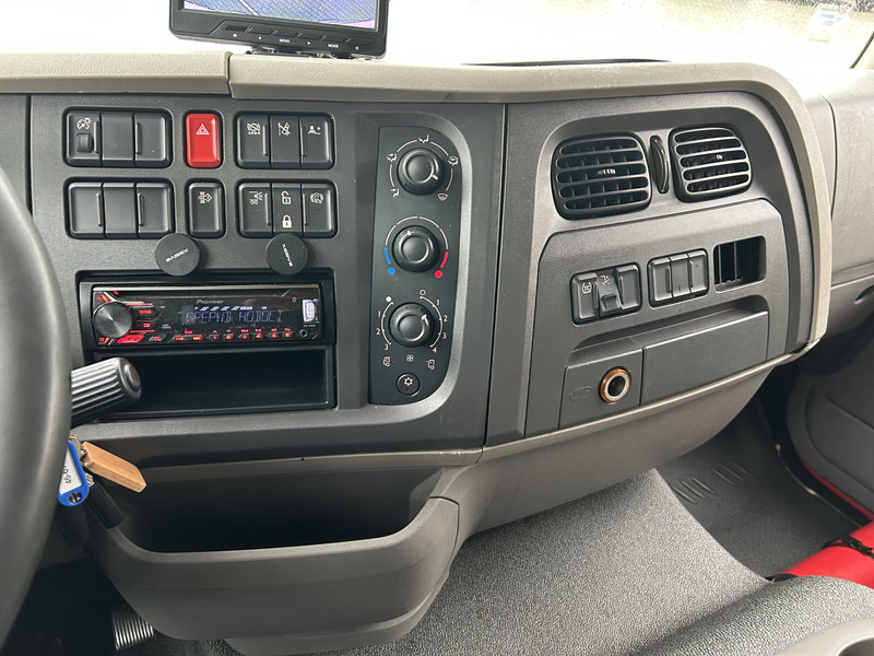 DAF LF 210 FA / 12 Ton / 450 dkm / Tacho V2 / Box / Laadklep / APK TUV 09-26 - Kamion sa zatvorenim sandukom: slika 5 DAF LF 210 FA / 12 Ton / 450 dkm / Tacho V2 / Box / Laadklep / APK TUV 09-26 - Kamion sa zatvorenim sandukom: slika 5