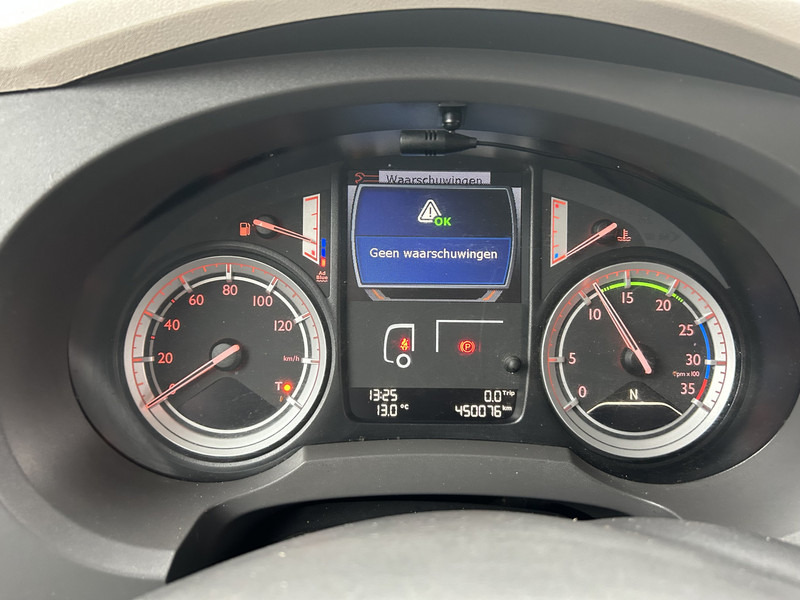 DAF LF 210 FA / 12 Ton / 450 dkm / Tacho V2 / Box / Laadklep / APK TUV 09-26 - Kamion sa zatvorenim sandukom: slika 4 DAF LF 210 FA / 12 Ton / 450 dkm / Tacho V2 / Box / Laadklep / APK TUV 09-26 - Kamion sa zatvorenim sandukom: slika 4