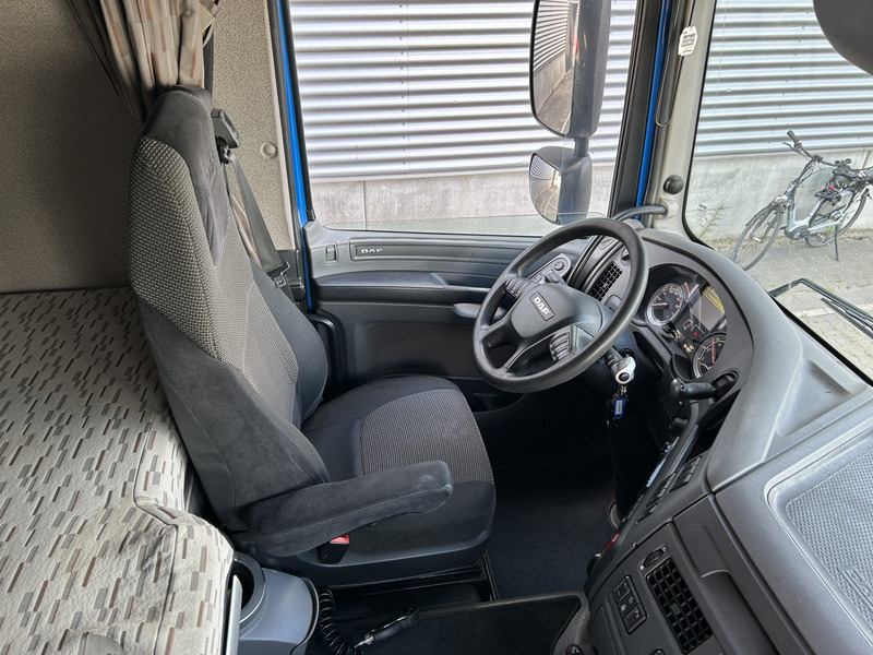 DAF XF 440 FAN SSC + Aschersleben Kaross DSA 18 / Loadlift 4000 kg / Curtainside Combi - Kamion sa ceradom: slika 3 DAF XF 440 FAN SSC + Aschersleben Kaross DSA 18 / Loadlift 4000 kg / Curtainside Combi - Kamion sa ceradom: slika 3