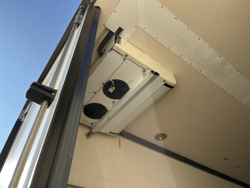 Krone Cool Liner / Carrier Vector 1850 mt / Frigo Box / Loadlift / APK TUV 08-25 - Poluprikolica hladnjače: slika 4 Krone Cool Liner / Carrier Vector 1850 mt / Frigo Box / Loadlift / APK TUV 08-25 - Poluprikolica hladnjače: slika 4