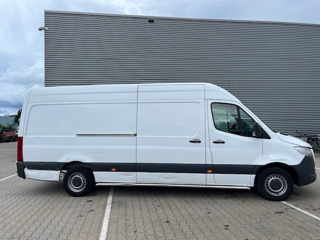 Mercedes-Benz Sprinter 315 1.9 CDI / L4 H2 / Automatic / APK-TUV 04-26 - Furgon: slika 2 Mercedes-Benz Sprinter 315 1.9 CDI / L4 H2 / Automatic / APK-TUV 04-26 - Furgon: slika 2