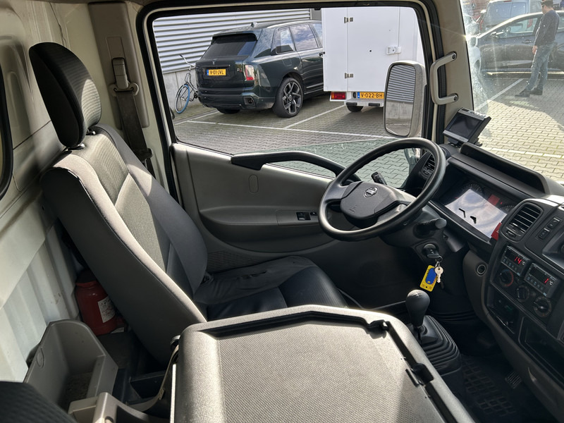 Nissan Cabstar NT400 / Duo Temp Frigo -30 gr / 146 dkm/ Blad - Blad / APK TUV 03-26 - Dostavno vozilo hladnjača: slika 3 Nissan Cabstar NT400 / Duo Temp Frigo -30 gr / 146 dkm/ Blad - Blad / APK TUV 03-26 - Dostavno vozilo hladnjača: slika 3