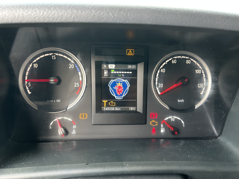 Scania P 320 / 18 ton / 545 dkm / Box 8 mtr / Loadlift / APK TUV 08-25 - Kamion sa zatvorenim sandukom: slika 4 Scania P 320 / 18 ton / 545 dkm / Box 8 mtr / Loadlift / APK TUV 08-25 - Kamion sa zatvorenim sandukom: slika 4