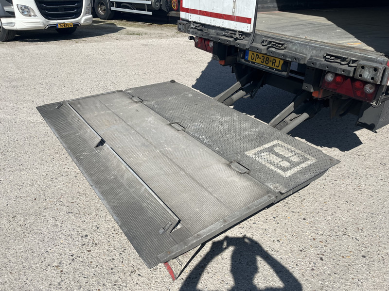 Schmitz Cargobull SCB S2 / Box Trailer / 2 axle / Loadlift / APK TUV 02-26 - Poluprikolica sa zatvorenim sandukom: slika 5 Schmitz Cargobull SCB S2 / Box Trailer / 2 axle / Loadlift / APK TUV 02-26 - Poluprikolica sa zatvorenim sandukom: slika 5