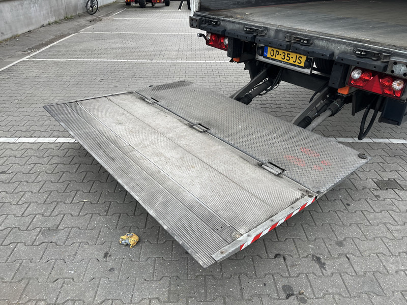 Schmitz Cargobull SCB S2 / Box Trailer / 2 axle / Loadlift / APK TUV 04-26 - Poluprikolica sa zatvorenim sandukom: slika 5 Schmitz Cargobull SCB S2 / Box Trailer / 2 axle / Loadlift / APK TUV 04-26 - Poluprikolica sa zatvorenim sandukom: slika 5