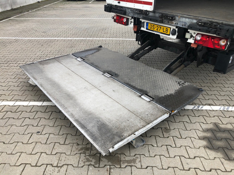 Schmitz Cargobull SCB S3B / Box Trailer / Loadlift 2000 kg / APK TUV 12-25 - Poluprikolica sa zatvorenim sandukom: slika 5 Schmitz Cargobull SCB S3B / Box Trailer / Loadlift 2000 kg / APK TUV 12-25 - Poluprikolica sa zatvorenim sandukom: slika 5