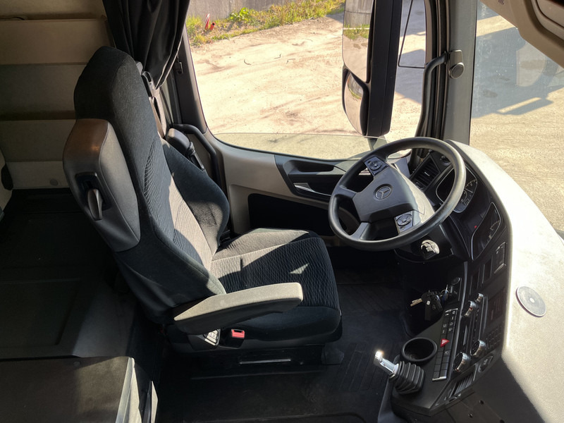 Mercedes-Benz Actros 1842 StreamSpace / 939 dkm / 2 Tanks / NL Truck - Tegljač: slika 3 Mercedes-Benz Actros 1842 StreamSpace / 939 dkm / 2 Tanks / NL Truck - Tegljač: slika 3