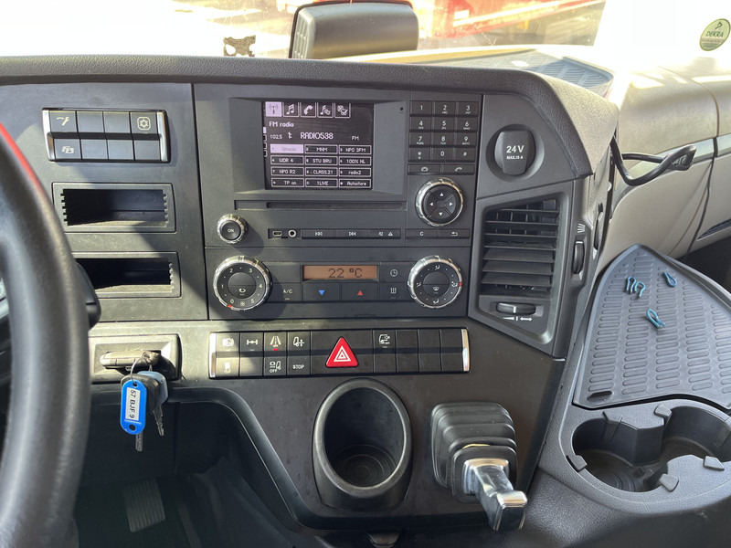 Mercedes-Benz Actros 1842 Streamspace / 871 dkm / 2 Tanks / NL Truck - Tegljač: slika 5 Mercedes-Benz Actros 1842 Streamspace / 871 dkm / 2 Tanks / NL Truck - Tegljač: slika 5