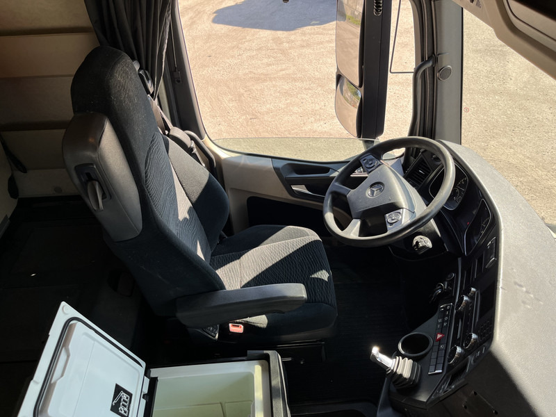 Mercedes-Benz Actros 1842 Streamspace / 873 dkm / 2 Tanks / NL Truck - Tegljač: slika 3 Mercedes-Benz Actros 1842 Streamspace / 873 dkm / 2 Tanks / NL Truck - Tegljač: slika 3