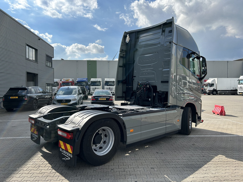 Volvo FH 500 Globetrotter XL / VEB+ / 2 Tanks / New Tacho V2 / APK TUV 07-26 - Tegljač: slika 2 Volvo FH 500 Globetrotter XL / VEB+ / 2 Tanks / New Tacho V2 / APK TUV 07-26 - Tegljač: slika 2