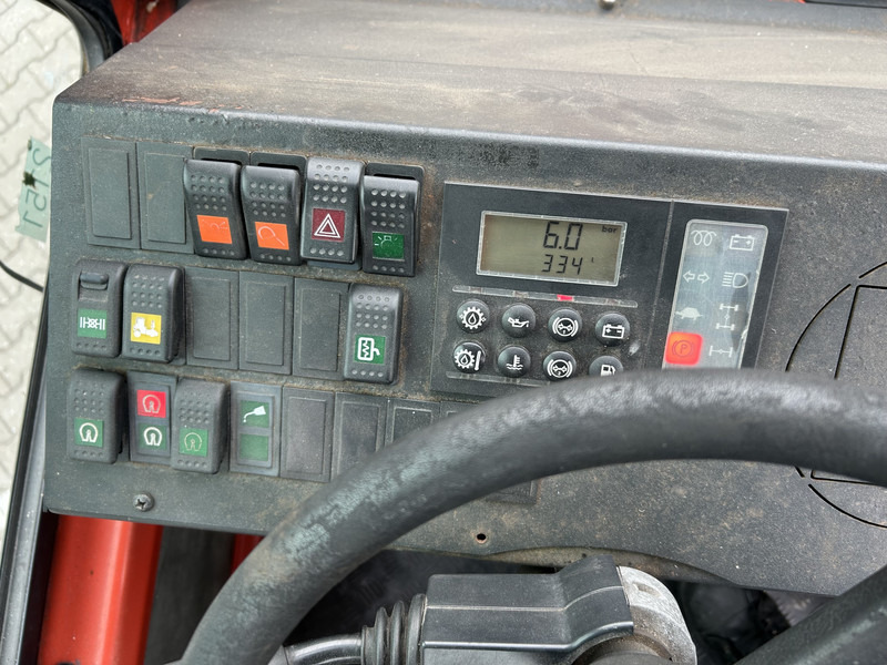 Terberg YT 180 / BDF Umsetzer / Wechselhubwagen / Terminal Truck / Mercedes Motor - Kamion za prevoz kontejnera/ Kamion sa promenjivim sandukom: slika 5 Terberg YT 180 / BDF Umsetzer / Wechselhubwagen / Terminal Truck / Mercedes Motor - Kamion za prevoz kontejnera/ Kamion sa promenjivim sandukom: slika 5