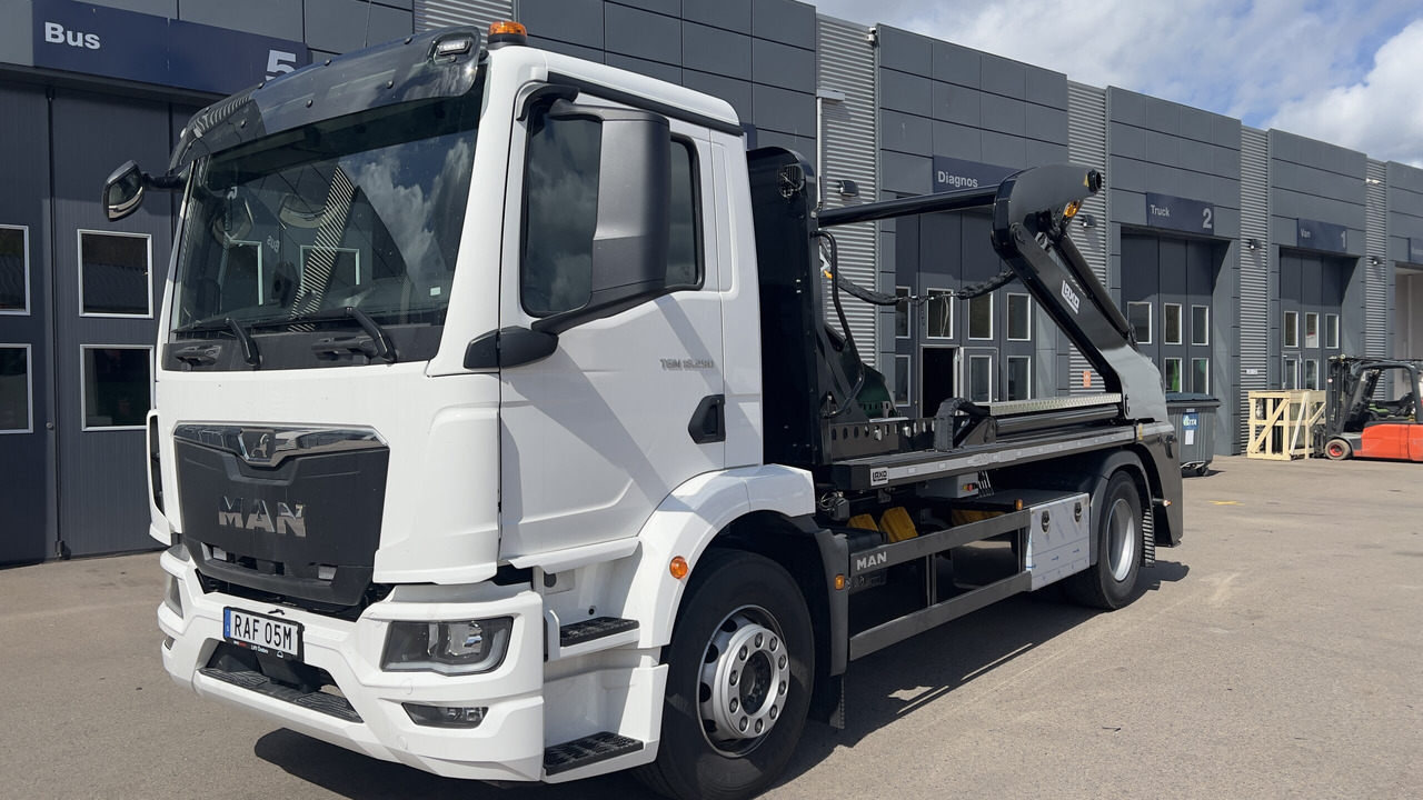 MAN TGM 18.290 4×2 Liftdumper - Kamion za utovaranje kontejnera: slika 1 MAN TGM 18.290 4×2 Liftdumper - Kamion za utovaranje kontejnera: slika 1