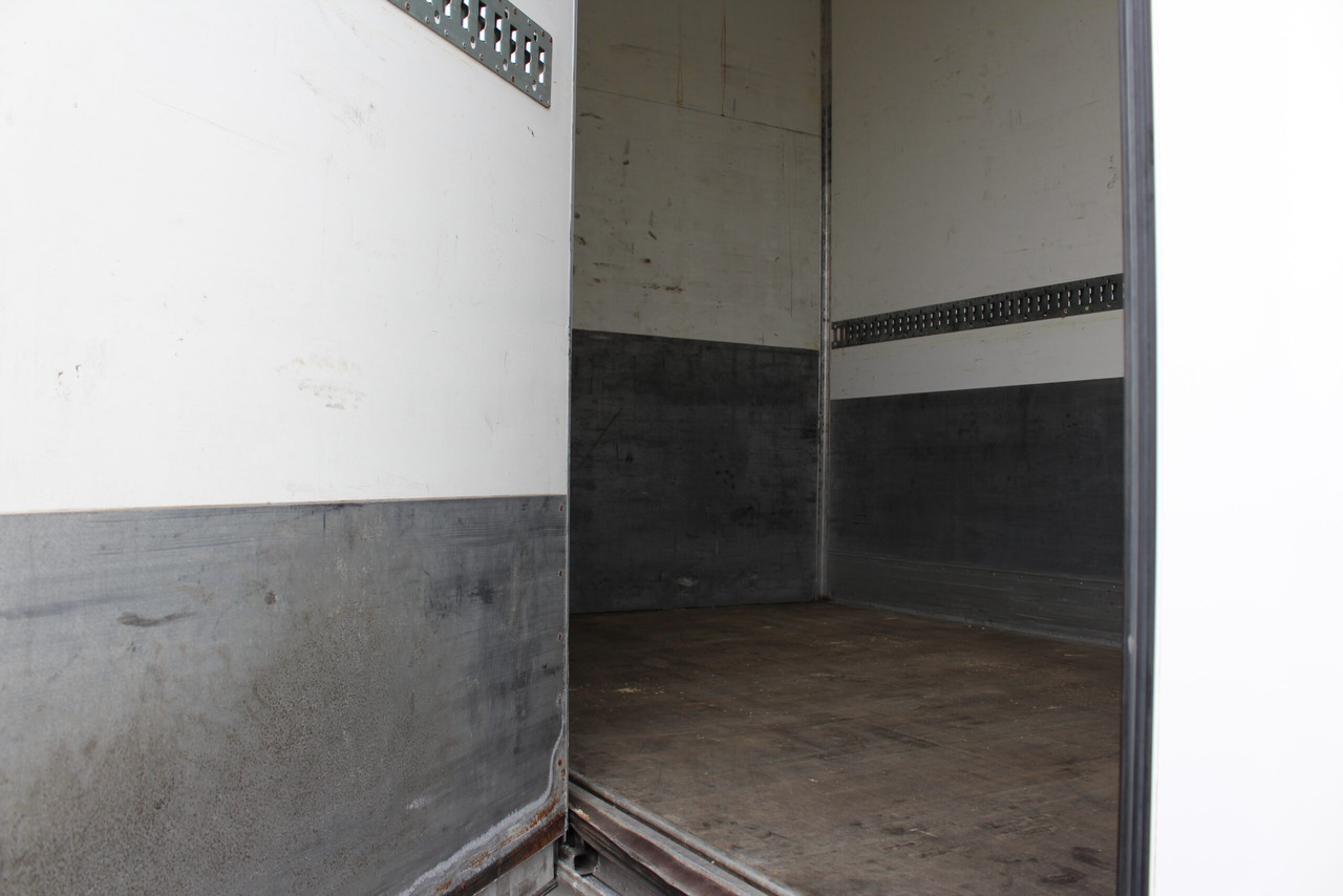 MAN TGX 26.480 6×2-4 Skåp/Fjärr - Kamion sa zatvorenim sandukom: slika 4 MAN TGX 26.480 6×2-4 Skåp/Fjärr - Kamion sa zatvorenim sandukom: slika 4