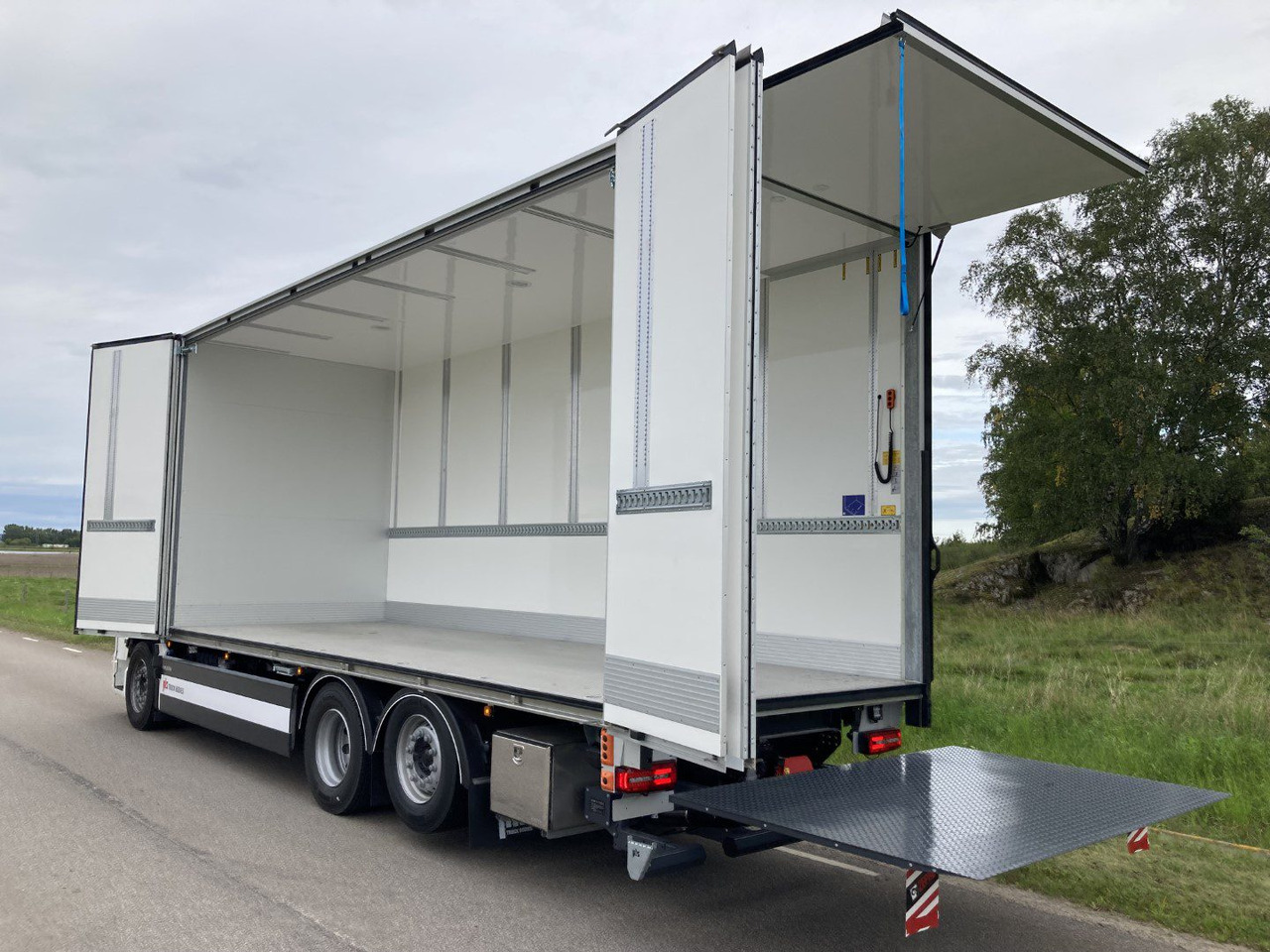 TGX 26.510 6×2-4 Fjärrbil - Kamion sa golom šasijom i zatvorenom kabinom: slika 3 TGX 26.510 6×2-4 Fjärrbil - Kamion sa golom šasijom i zatvorenom kabinom: slika 3